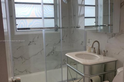 Appartement à louer à Miami Beach, Floride: 2 chambres, 69.68 m2 № 1946470 - photo 8