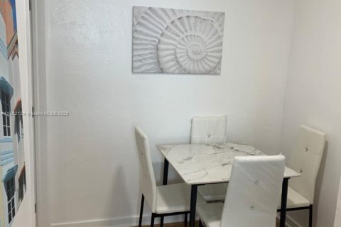 Appartement à louer à Miami Beach, Floride: 2 chambres, 69.68 m2 № 1946470 - photo 9