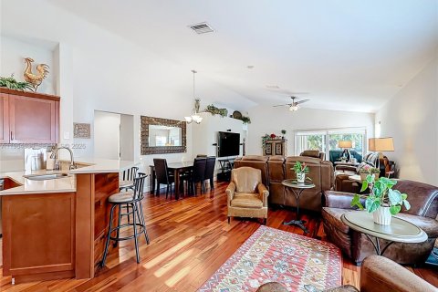 Купить виллу или дом в Уэстон, Флорида 3 спальни, 125.7м2, № 2028185 - фото 12