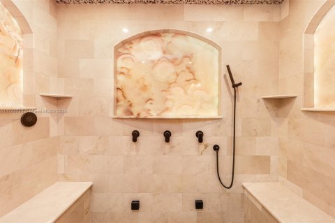 Condo in Sunny Isles Beach, Florida, 2 bedrooms  № 1859906 - photo 18