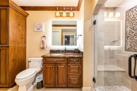 Condo in Sunny Isles Beach, Florida, 2 bedrooms  № 1859906 - photo 25