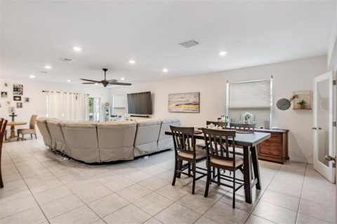 Casa en venta en Spring Hill, Florida, 4 dormitorios, 229.84 m2 № 1784324 - foto 8