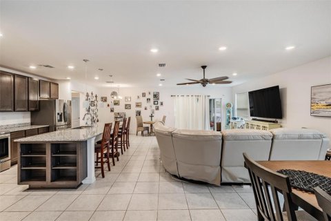 Casa en venta en Spring Hill, Florida, 4 dormitorios, 229.84 m2 № 1784324 - foto 7