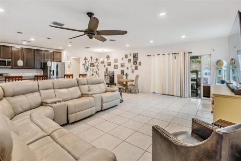 Casa en venta en Spring Hill, Florida, 4 dormitorios, 229.84 m2 № 1784324 - foto 5