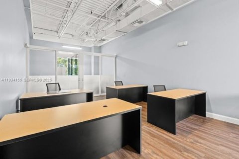 Propiedad comercial en venta en Miramar, Florida № 2035495 - foto 3