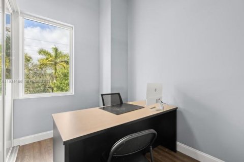 Propiedad comercial en venta en Miramar, Florida № 2035495 - foto 7
