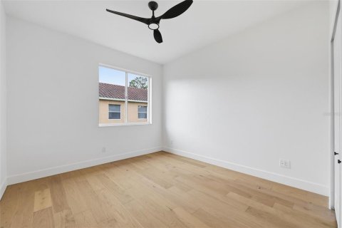 Casa en venta en Tampa, Florida, 5 dormitorios, 305.09 m2 № 2102244 - foto 17