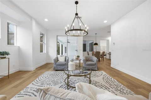 Casa en venta en Tampa, Florida, 5 dormitorios, 305.09 m2 № 2102244 - foto 11