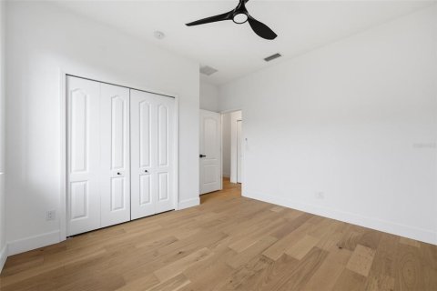 Casa en venta en Tampa, Florida, 5 dormitorios, 305.09 m2 № 2102244 - foto 20
