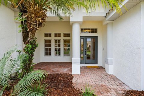 Casa en venta en Tampa, Florida, 5 dormitorios, 305.09 m2 № 2102244 - foto 2
