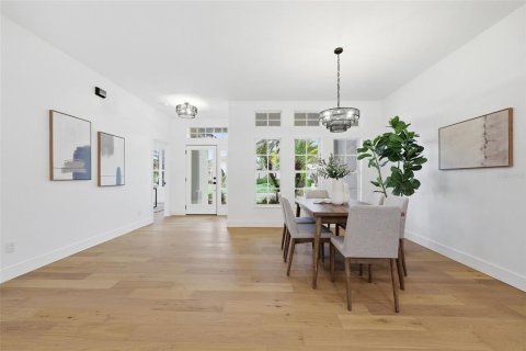 Casa en venta en Tampa, Florida, 5 dormitorios, 305.09 m2 № 2102244 - foto 3