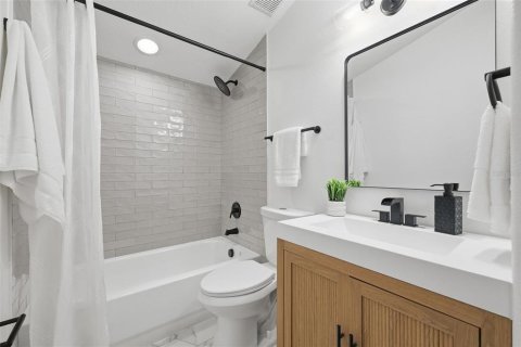 Casa en venta en Tampa, Florida, 5 dormitorios, 305.09 m2 № 2102244 - foto 18