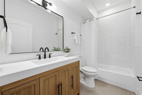 Casa en venta en Tampa, Florida, 5 dormitorios, 305.09 m2 № 2102244 - foto 24