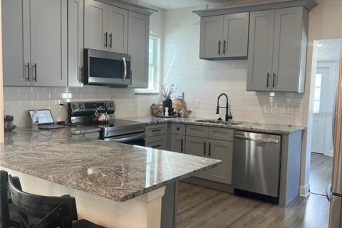 Casa en alquiler en Tampa, Florida, 3 dormitorios, 129.13 m2 № 1843495 - foto 6