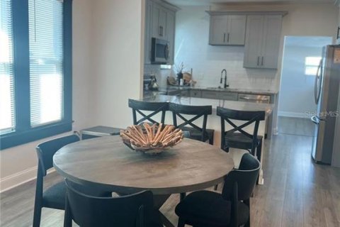 Casa en alquiler en Tampa, Florida, 3 dormitorios, 129.13 m2 № 1843495 - foto 4