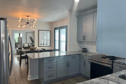 Casa en alquiler en Tampa, Florida, 3 dormitorios, 129.13 m2 № 1843495 - foto 7