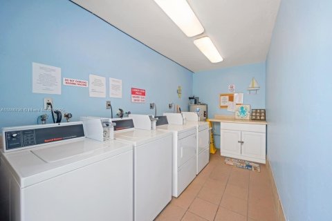 Copropriété à louer à Hollywood, Floride: 1 chambre, 63.55 m2 № 2169633 - photo 16