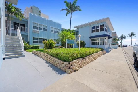 Copropriété à louer à Hollywood, Floride: 1 chambre, 63.55 m2 № 2169633 - photo 22
