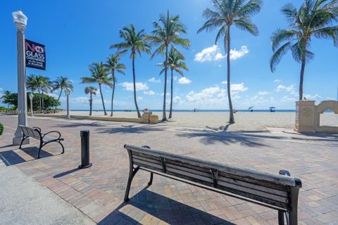 Copropriété à louer à Hollywood, Floride: 1 chambre, 63.55 m2 № 2169633 - photo 15