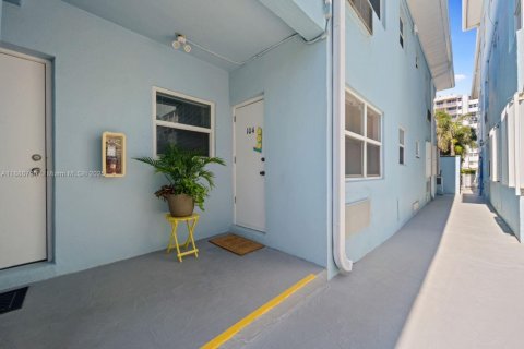 Copropriété à louer à Hollywood, Floride: 1 chambre, 63.55 m2 № 2169633 - photo 21
