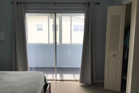 Condo in West Palm Beach, Florida, 1 bedroom  № 2193499 - photo 5