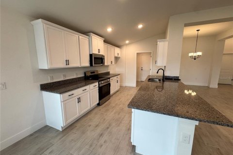 House in North Port, Florida 3 bedrooms, 183.02 sq.m. № 1525330 - photo 7