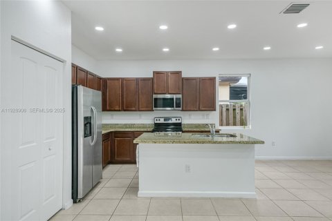 House in Homestead, Florida 3 bedrooms, 156.45 sq.m. № 1987864 - photo 9