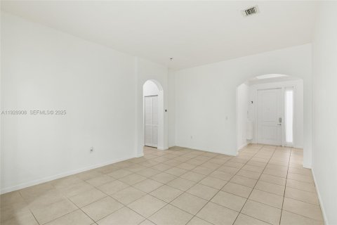 House in Homestead, Florida 3 bedrooms, 156.45 sq.m. № 1987864 - photo 16