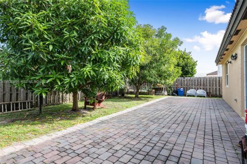 House in Homestead, Florida 3 bedrooms, 156.45 sq.m. № 1987864 - photo 28