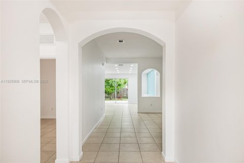 House in Homestead, Florida 3 bedrooms, 156.45 sq.m. № 1987864 - photo 24