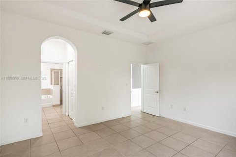 House in Homestead, Florida 3 bedrooms, 156.45 sq.m. № 1987864 - photo 23