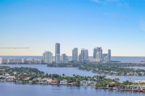 Condominio en alquiler en Miami, Florida, 1 dormitorio, 96.34 m2 № 1922486 - foto 12