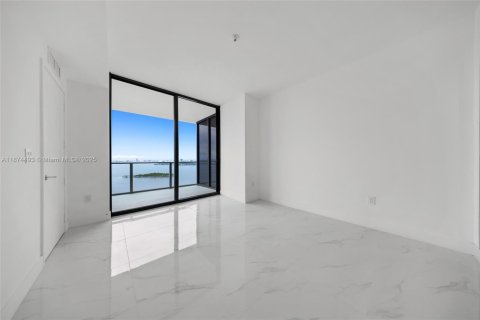 Condominio en alquiler en Miami, Florida, 1 dormitorio, 96.34 m2 № 1922486 - foto 28