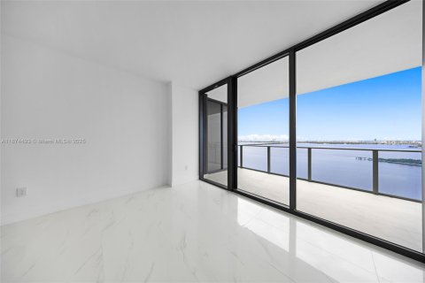 Condominio en alquiler en Miami, Florida, 1 dormitorio, 96.34 m2 № 1922486 - foto 9