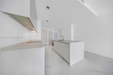 Condominio en alquiler en Miami, Florida, 1 dormitorio, 96.34 m2 № 1922486 - foto 6