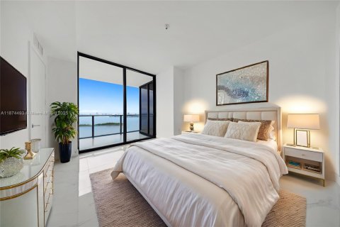 Condominio en alquiler en Miami, Florida, 1 dormitorio, 96.34 m2 № 1922486 - foto 27