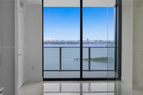 Condominio en alquiler en Miami, Florida, 1 dormitorio, 96.34 m2 № 1922486 - foto 29