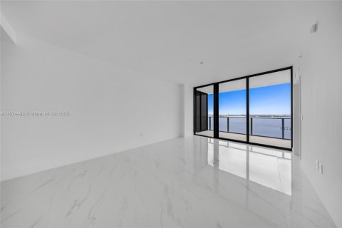 Condominio en alquiler en Miami, Florida, 1 dormitorio, 96.34 m2 № 1922486 - foto 22