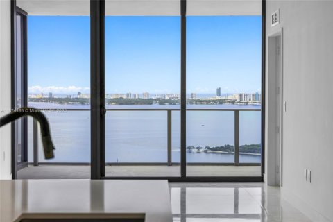Condominio en alquiler en Miami, Florida, 1 dormitorio, 96.34 m2 № 1922486 - foto 8