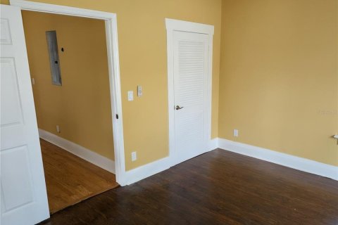 House in Tampa, Florida 3 bedrooms, 111.48 sq.m. № 1906787 - photo 8