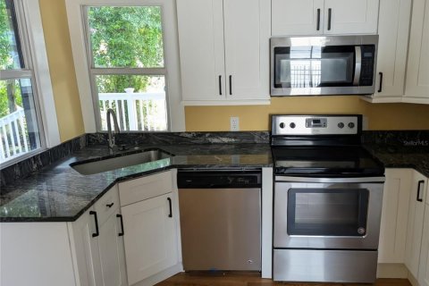 House in Tampa, Florida 3 bedrooms, 111.48 sq.m. № 1906787 - photo 6