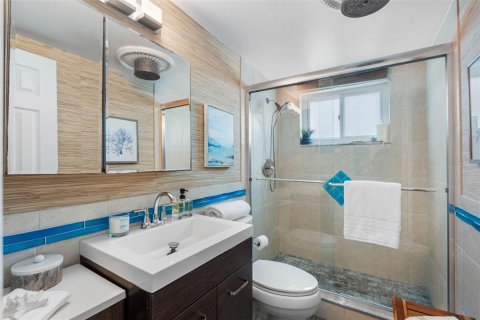 Condo in Gulfport, Florida, 2 bedrooms № 2151555 - photo 26