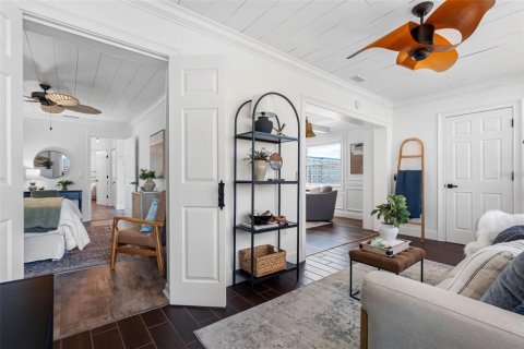 Condo in Gulfport, Florida, 2 bedrooms № 2151555 - photo 20