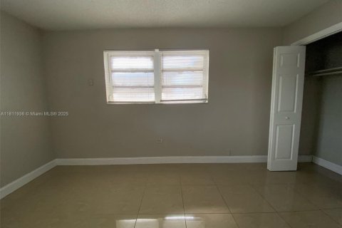 Casa en venta en Miramar, Florida, 3 dormitorios, 109.62 m2 № 1758938 - foto 10