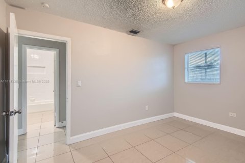 Casa en venta en Miramar, Florida, 3 dormitorios, 109.62 m2 № 1758938 - foto 17