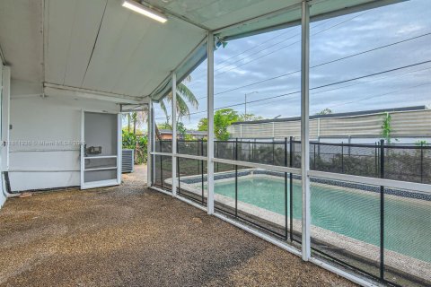 Casa en venta en Miramar, Florida, 3 dormitorios, 109.62 m2 № 1758938 - foto 20