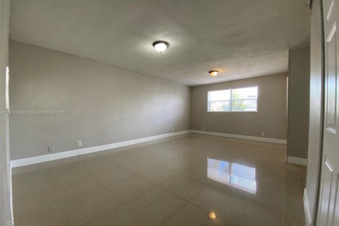 Casa en venta en Miramar, Florida, 3 dormitorios, 109.62 m2 № 1758938 - foto 5