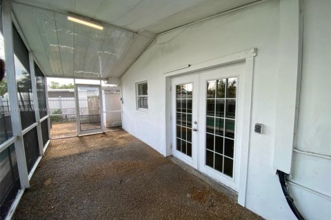 Casa en venta en Miramar, Florida, 3 dormitorios, 109.62 m2 № 1758938 - foto 11