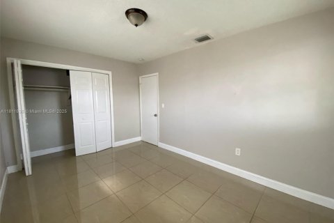 Casa en venta en Miramar, Florida, 3 dormitorios, 109.62 m2 № 1758938 - foto 8