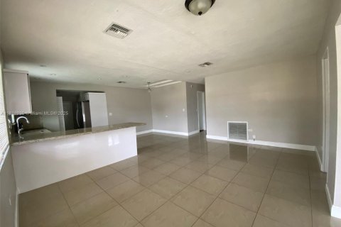 Casa en venta en Miramar, Florida, 3 dormitorios, 109.62 m2 № 1758938 - foto 3